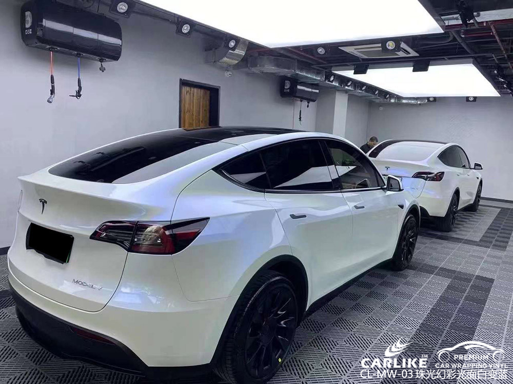 CARLIKE卡莱克™CL-MW-03特斯拉珠光幻彩光面白变蓝全车贴膜